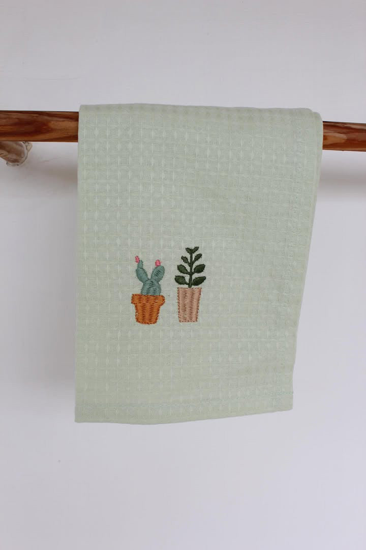 Face/ hand towels with embroidery - Green cactus