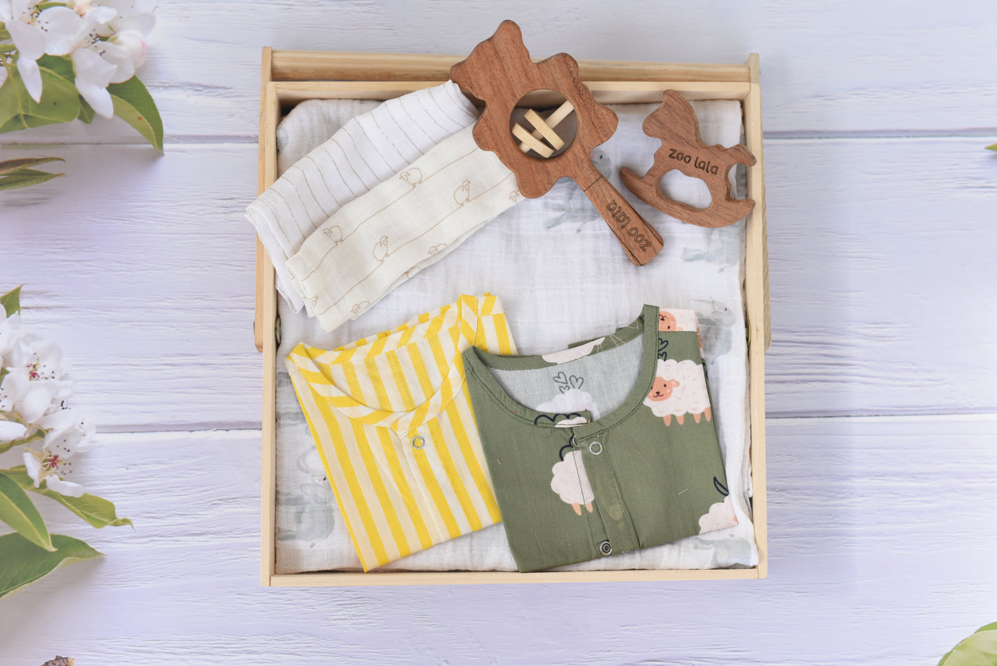 Gift set for Baby/Newborn - Little Snuggle Box