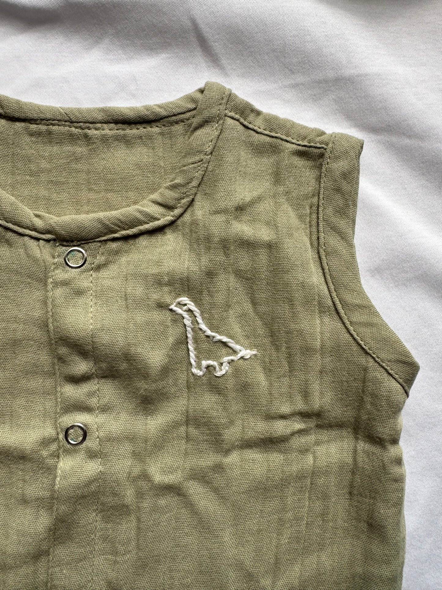 Double gauze Dino embroidery jabla