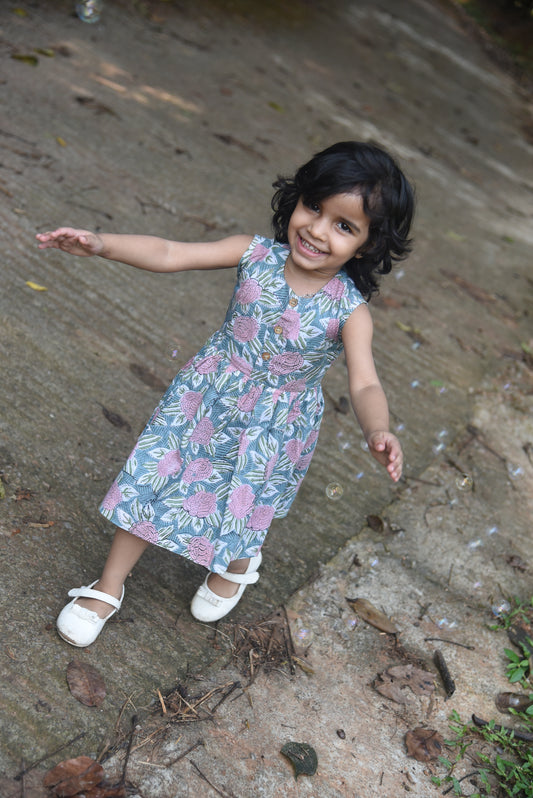 Casual Sleeveless frocks for kids